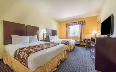 Days Inn & Suites by Wyndham Cleburne TX