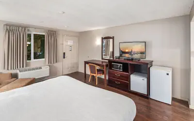 Inn at Lake Washington By OYO I-405