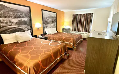 Super 8 by Wyndham Hillsville