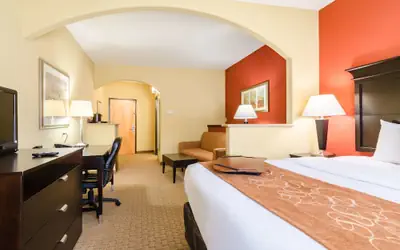 Comfort Suites Salina South