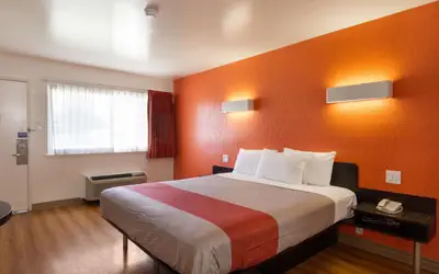 Motel 6-Claremont, CA