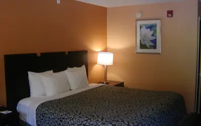 Days Inn by Wyndham Marietta White Water