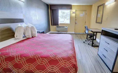 Econo Lodge at Military Circle