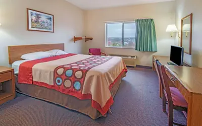 Super 8 by Wyndham Richfield Cleveland