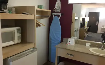 Super 8 by Wyndham City of Moore