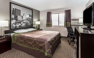 Super 8 by Wyndham Mundelein/Libertyville Area