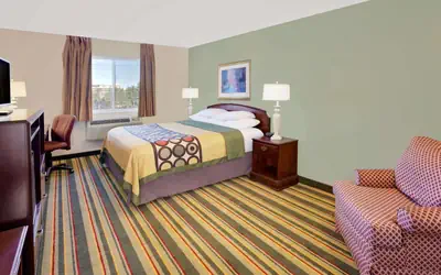 Super 8 by Wyndham Mt. Pleasant