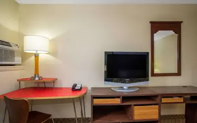 Super 8 by Wyndham Craig