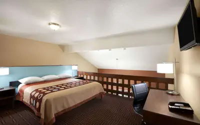 Super 8 by Wyndham Salem