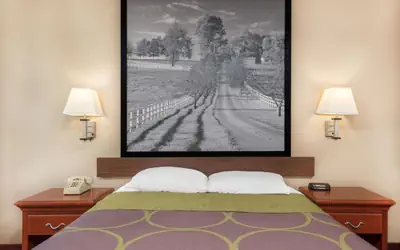 Super 8 by Wyndham Vincennes