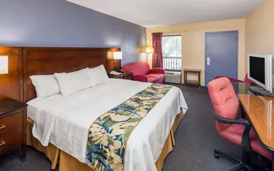 Days Inn by Wyndham Walterboro