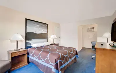 Super 8 by Wyndham Alturas