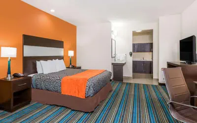 Days Inn & Suites by Wyndham Katy