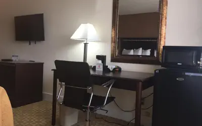 Days Inn by Wyndham Sherman