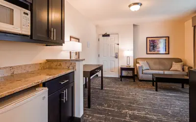 Best Western Plus Edmonds Harbor Inn