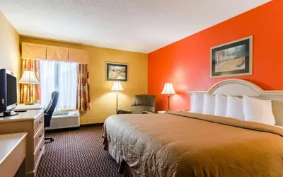 Quality Inn & Suites Manhattan