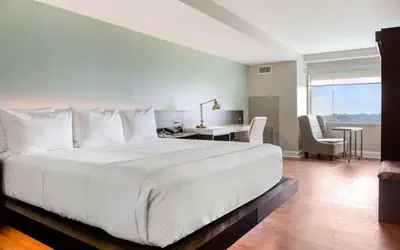 Wyndham Newport Hotel