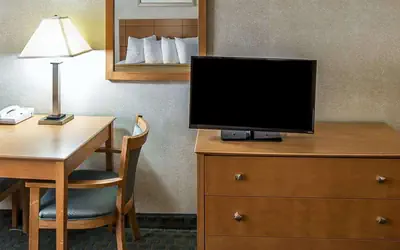 Quality Inn at Collins Road - Cedar Rapids