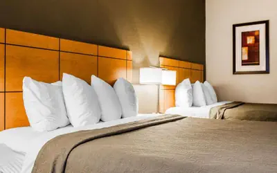 Quality Inn & Suites Des Moines Airport