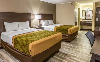 Econo Lodge Inn & Suites Newton