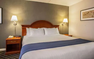 Quality Inn & Suites St Charles -West Chicago