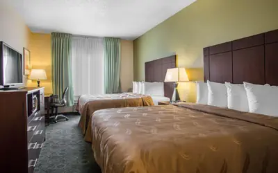 Quality Inn & Suites Bloomington I-55 and I-74