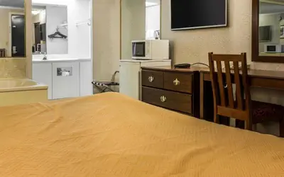 Rodeway Inn Madison Heights - Detroit