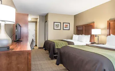 Comfort Inn & Suites Piqua-Near Troy-I75