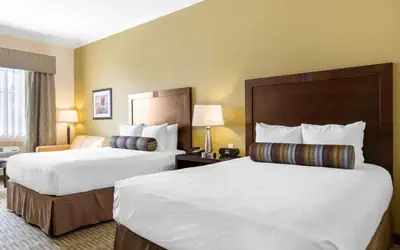 The Oaks Hotel & Suites