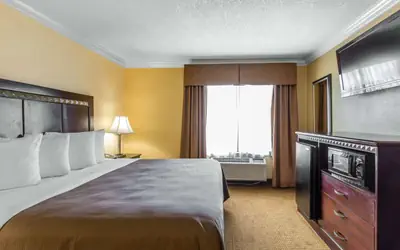 Quality Inn & Suites Bell Gardens-Los Angeles
