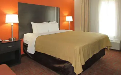 Quality Inn & Suites Fresno Northwest