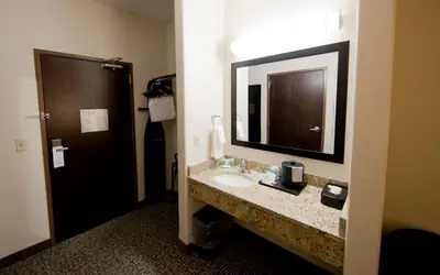 Cobblestone Inn & Suites – Manchester