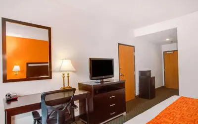 Howard Johnson by Wyndham Beckley