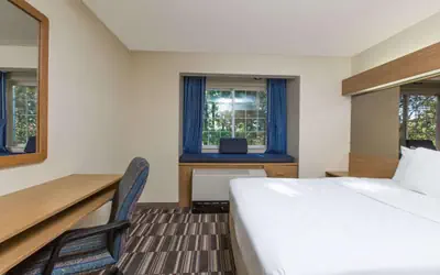 Baymont Inn & Suites by Wyndham Anchorage Airport