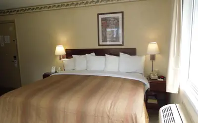 Days Inn by Wyndham Cleveland Lakewood