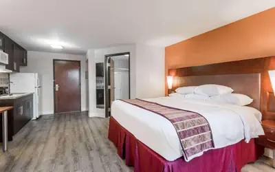 Days Inn & Suites by Wyndham Rocky Mount Golden East