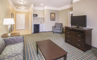 La Quinta by Wyndham Bay City