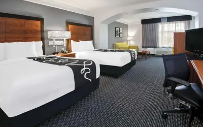 La Quinta Inn & Suites by Wyndham San Antonio Riverwalk