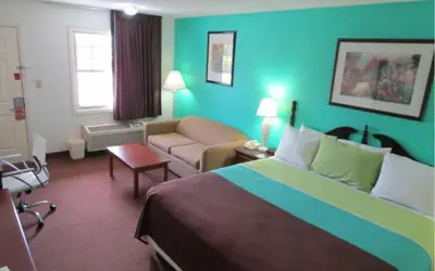 Super 8 by Wyndham Kingston