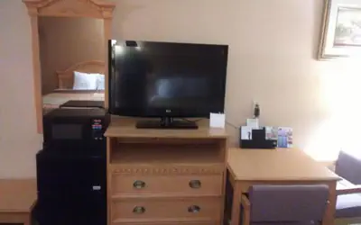 Travelodge by Wyndham Bloomington