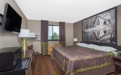 Super 8 by Wyndham Columbus Airport