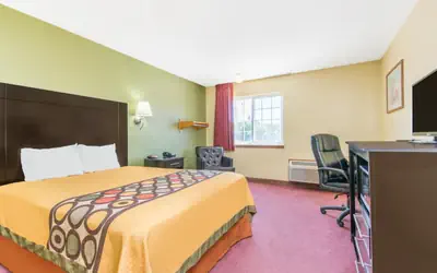 Super 8 by Wyndham Moriarty