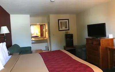 Red Carpet Inn Norwalk