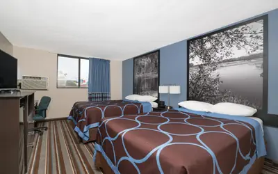 Super 8 by Wyndham Willmar