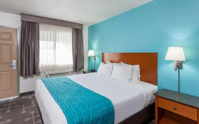 Howard Johnson by Wyndham National City/San Diego South