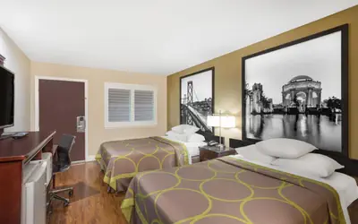 Super 8 by Wyndham Martinez