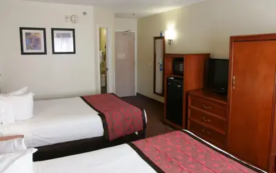 Baymont by Wyndham Louisville East