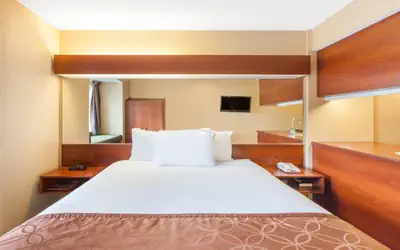 Microtel Inn by Wyndham Rogers