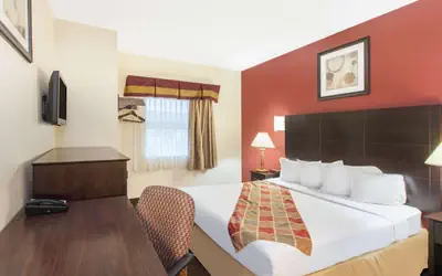 Travelodge by Wyndham Romulus Detroit Airport