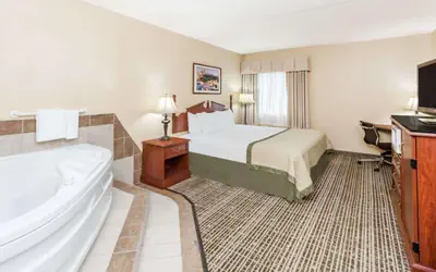 Baymont by Wyndham Elkhart